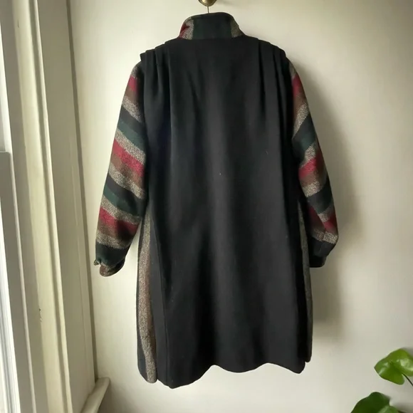 Vintage 80s CONCEPTS Black, Green and Red Striped Wool Coat 🇺🇸 USA Union Made - Picture 4 of 6